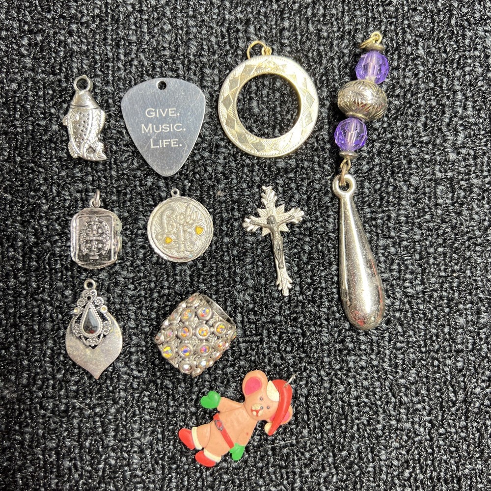 Vintage Silver Tone Pendant S Lot Of 11 Sizes Colors Shapes Varies Fashion