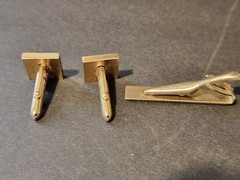 VINTAGE SWANK GOLD-TONE CUFFLINKS/TIE BAR SET/FLEUR-DE-LIS DESIGN MID-CENTURY