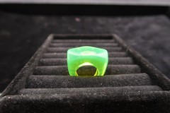 Vtg 60’s Green Mod Acrylic Resin Glow in the Dark Ring Retro Fashion Size 5.25