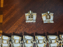 Charel White Molded Lucite Bracelet & Clip On Earrings Set Vintage 1950s/1960s