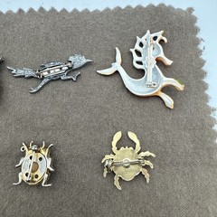 Vintage Pins Animal Theme Dog, Seal, Elephant, Crab Some Marked – Lot of 15