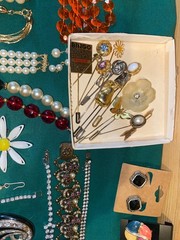 VINTAGE to Modern JEWELRY LOT 6 LBS 168 PCS RHINESTONE RING NECK WEARABLE #19