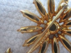 Vtg Signed Napier White Milk Glass Flower Brooch Prong Set Stones Textured Stem