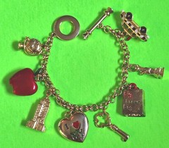 Vintage I LOVE NEW YORK Enameled CHARMS Gold Tone Toggle Clasp Chain Bracelet