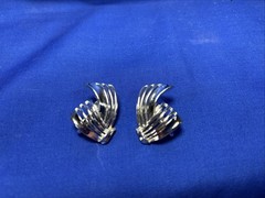 Signed Coro Vintage Silver Tone Climber Clip On Earrings Modernist E25