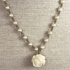 Vintage Rose Faux Pearl Bronze Necklace Y2K Era Icing Brand Retro Pinup Wedding