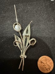 SORRENTO 925 Sterling Silver Antique Real Hematite Gem Floral Filigree Brooch