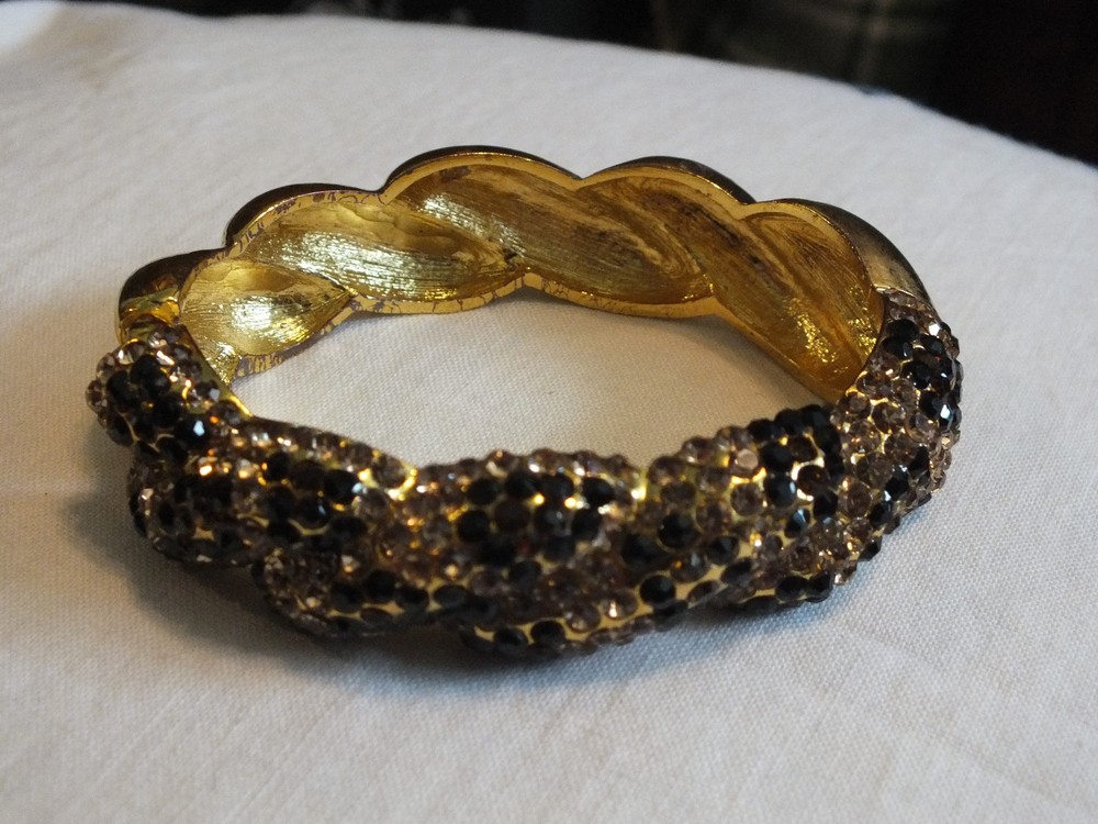 Collectible Clamp Clasp Bracelet Gold Tone Black Amber Rhinestones 7/8 Inch Wide