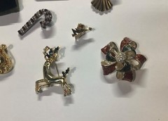 Vintage Lot 8 Christmas Brooch Pins AVON Angel Nativity Tree ROMAN Bow Reindeer