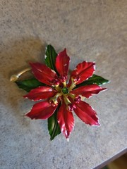 Weiss Poinsettia Brooch, Gold Plated Red Enamel, 1950s Vintage Christmas