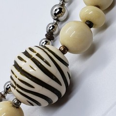 Vintage Plastic White/Off-White Black Zebra Leopard Beaded Necklace 32″