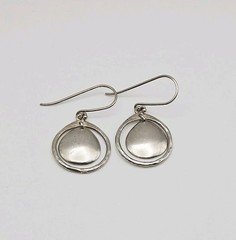 Retired Silpada Sterling Silver Hammered Disc Cut Out Dangle Earrings 1.55″