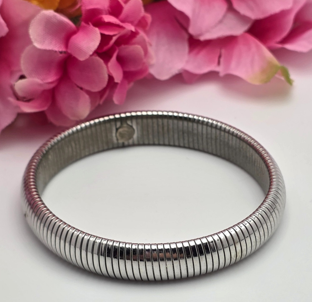 Vintage Monet Tubogas Coil Bracelet Silver Tone Expandable Bangle 7 In 10mm