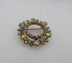 Vintage Crystal AB Rhinestone Wreath Circle Brooch Gold Tone A3
