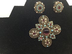Vintage ART Author Pepper Brooch And Clip Earrings