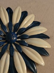 Vintage 1950s To 1970s Huge Enamel Flower Stunning Brooch, Beauty CA USA E407-3