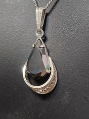 1950’s Sorrento Sterling Silver & Hematite Pendant 15.5″ Chain Filigree Accent
