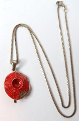 VTG WOMEN ENAMEL CHARM PENDANT STERLING SILVER LADIES RED HAT 21MM CHAIN 17 1/2″