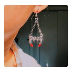 Vintage Vampire Fangs Halloween Fashion Forward Dangling Earrings Silver/Red