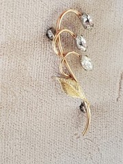 Vintage Krementz NIB 2 Tone Yellow Rose Gold Plated Leaf Crystal Pin