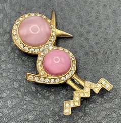 Vintage Pink Jelly Belly Moon Glow Bird Brooch Pin Gold Tone Rhinestone