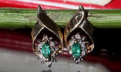 10k yellow gold 0.18c natural diamond earrings emerald dangle treated 1.95g 3219