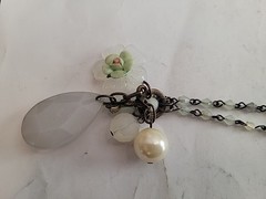 Vintage Necklace Wire Unusual Flower Design Beads-plastic &Glass,Blk Metal 24″