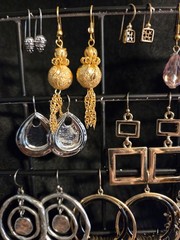 Vintage To Now Quality Earrings Lot Stone Crystal pierced Dangles 20 pair Mixed