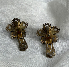 Vintage Coro gold tone star filigree faux pearl clip on earrings