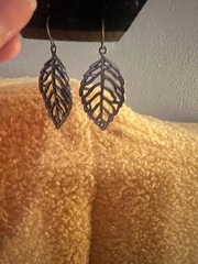 Vintage-Inspired Silver Tone Leaf Dangle Earrings #boho #naturecore #fairycore
