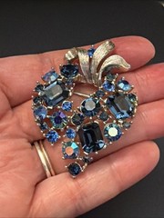 Vintage Lisner Signed Blue Aurora Borealis Rhinestone Brooch Pin