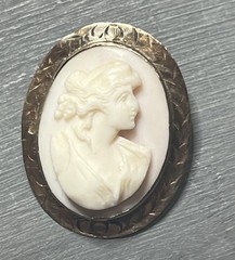 Antique 10K Yellow Gold Hand-Carved Shell Cameo Brooch Pendant