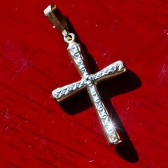 14k multi tone gold pendant 1.35″ diamond cut cross charm vintage 0.70gr N3392