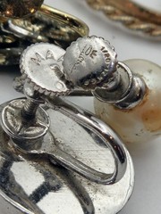 Vintage Jewelry Signed pcs. Matching & non-matching 21pc Lot