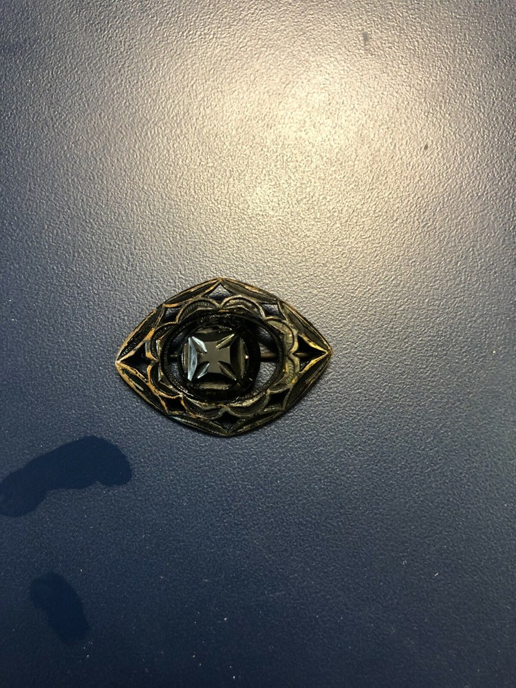 vintage metal with black stone center jewelry brooch pin