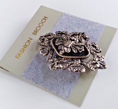 Elegant Vintage-Style Fashion Brooch, Silver Tone Floral Design. 1.5″