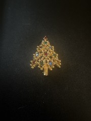 VINTAGE EISENBERG Gold Plated Red Blue Green Christmas Tree Brooch Pin 1950’s