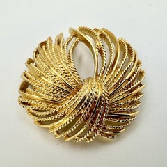 VTG MONET Cordelia Mirador Brooch Gold Tone Fire Works Knotted Rope Pin 2”