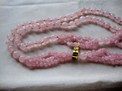 VINTAGE HANDMADE IRREGULAR ROSE QUARTZ 8mm ROSE QUARTZ 29″ ENDLESS BEAD NECKLACE