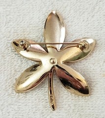 Vintage 1955-1969 CROWN TRIFARI Flower Brushed Gold Tone Brooch Pin, Signed