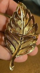 Estate Vintage Blue Pronged Rhinestone Leaf Brooch Gold tone Floral Pin
