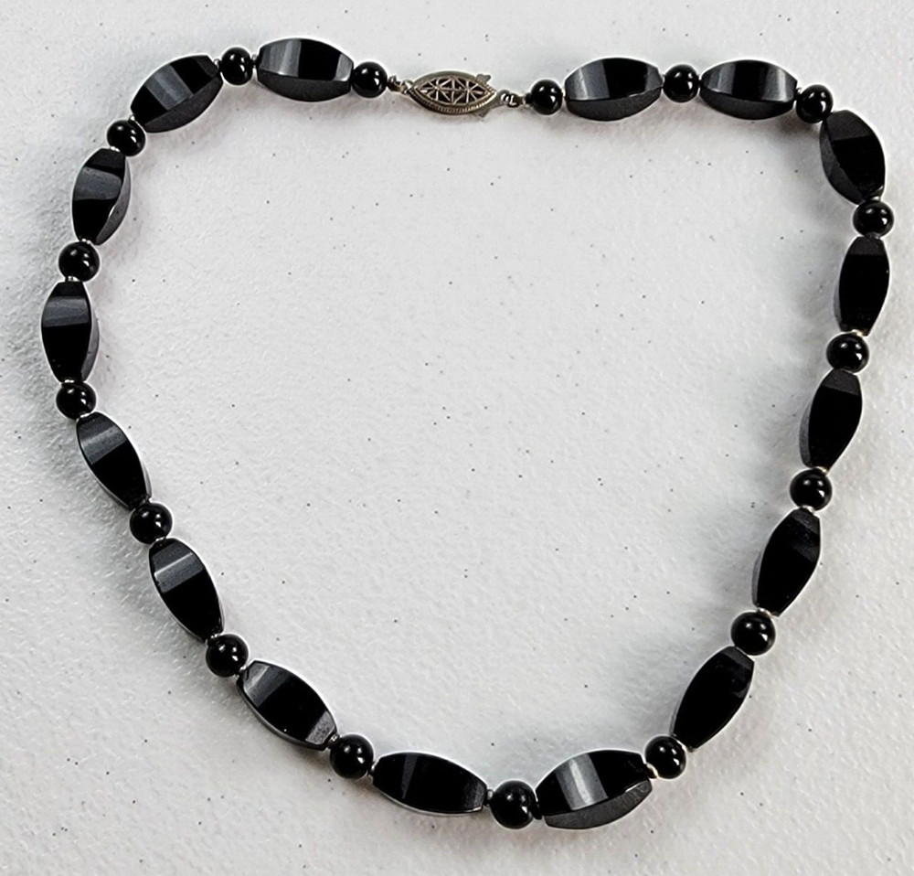Hematite And Onyx Beaded Necklace 16″ Black Silver Tone Fishhook Clasp Vintage