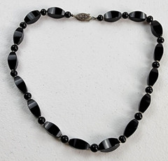 Hematite And Onyx Beaded Necklace 16″ Black Silver Tone Fishhook Clasp Vintage