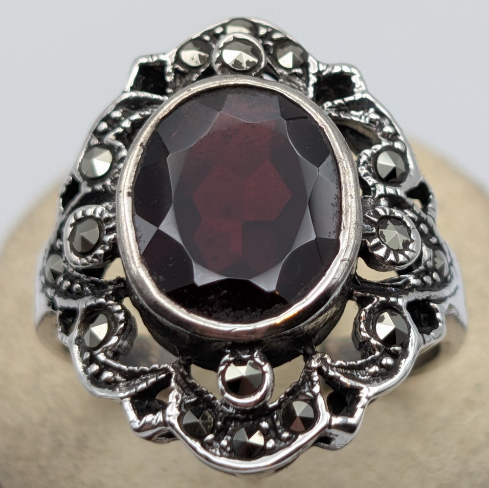 Vintage Sterling Silver Oval Garnet Marcasite Cocktail Ring Size 8.5 Fine 925