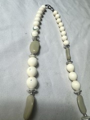 Vintage 1960s Lucite Butter/Kidney Bean Necklace Cream&Green Color Hong Kong 24”