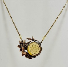 1970’s Pididdly Links Art Nouveau Floral Glass Cameo Fairy Pendant Necklace 18″