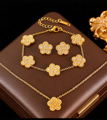Clover Flower Stainless Waterproof Vintage Jewelry Set