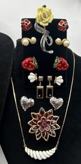 Vtg-70s-90s-AVON-JEWELRY LOT-42 Piece-Earrings-Necklaces-Brooches-Bracelets-Sets