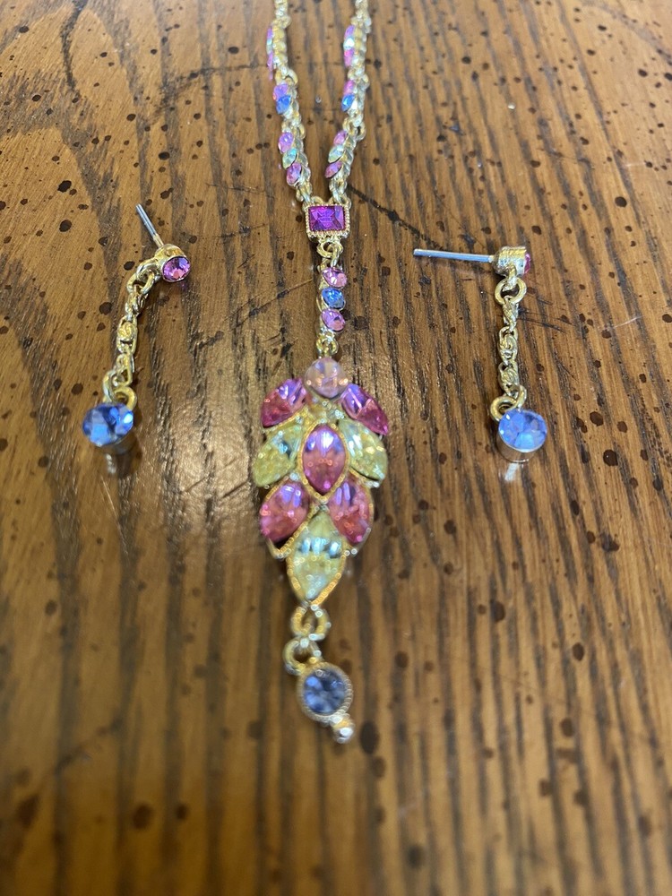 Vtg VCLM Victorian multi Stone Necklace Set W Earrings Gold Tone Quality Pink