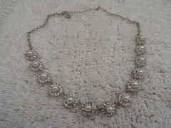 Silvertone Rhinestone White Bead Necklace (J55)